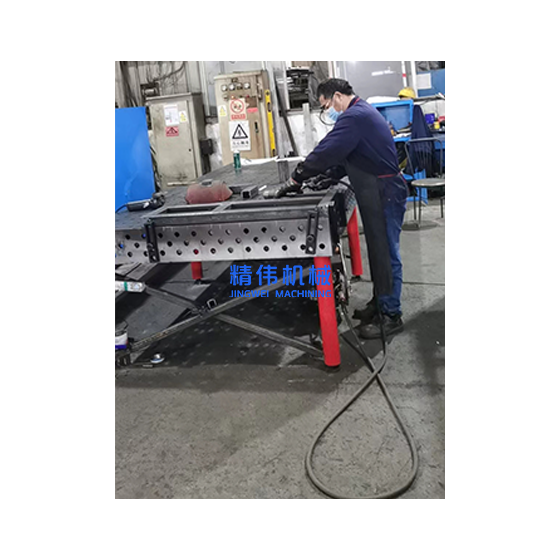 焊(han)接結構件産品(pin)加工